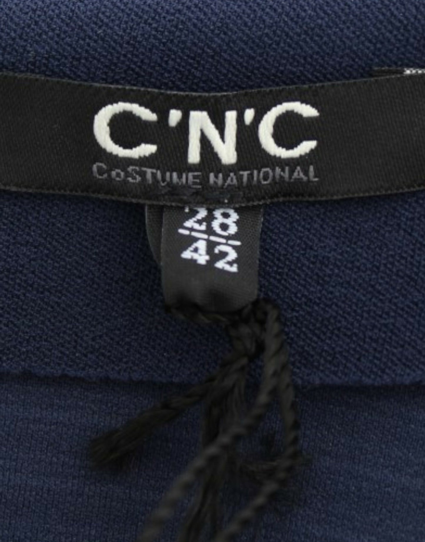 تنورة قصيرة زرقاء اللون من زي ناشيونال شيك مع إغلاق بسحاب جانبي