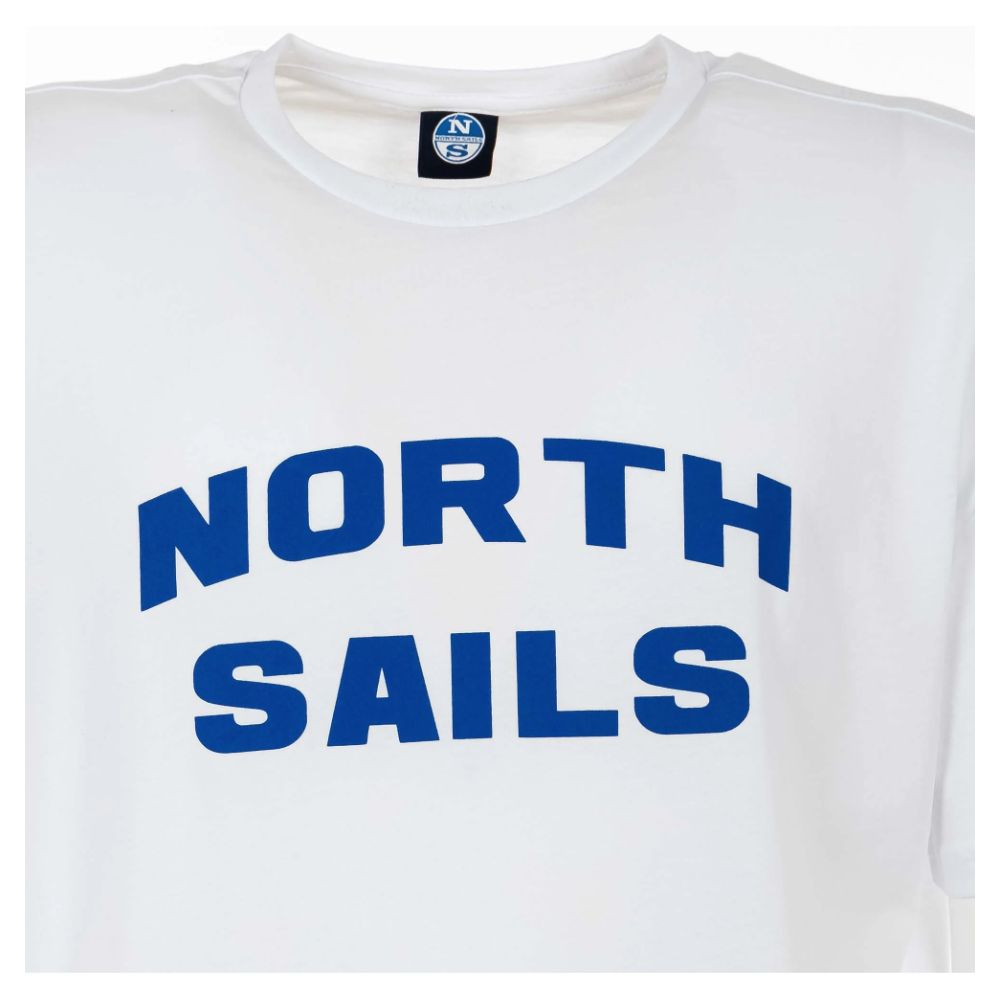تي شيرت قطني أبيض أنيق من North Sails مع شعار أزرق غامق