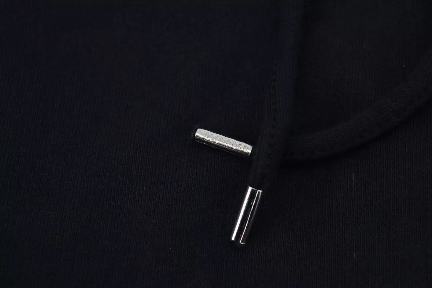 سترة بغطاء للرأس من القطن المصبوغ باللون الأسود من Dsquared²