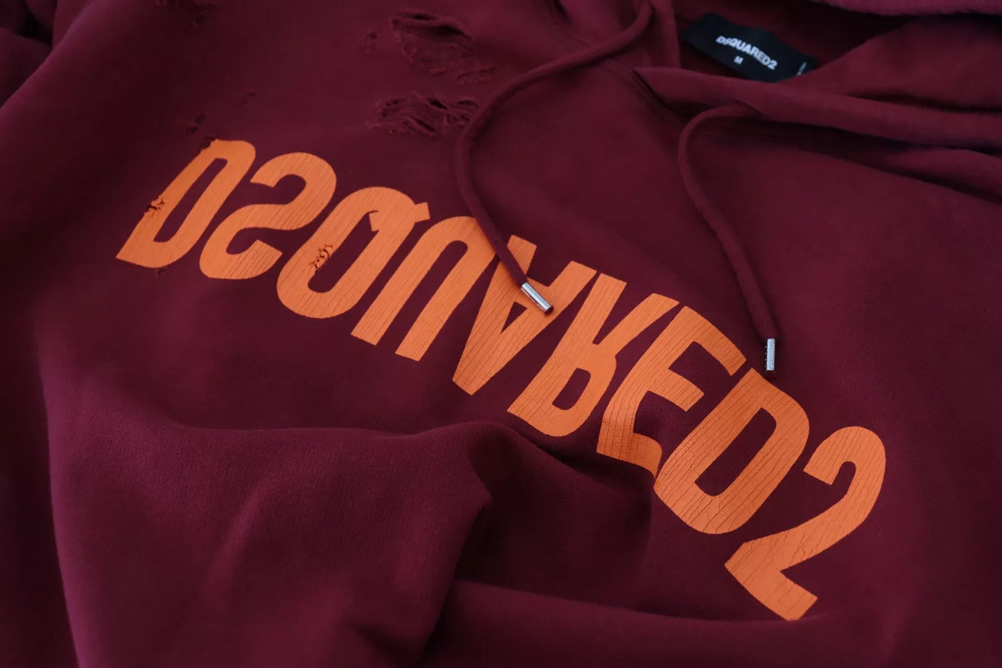 سترة صوفية مطبوعة بغطاء رأس وممزقة من القطن الماروني من Dsquared²