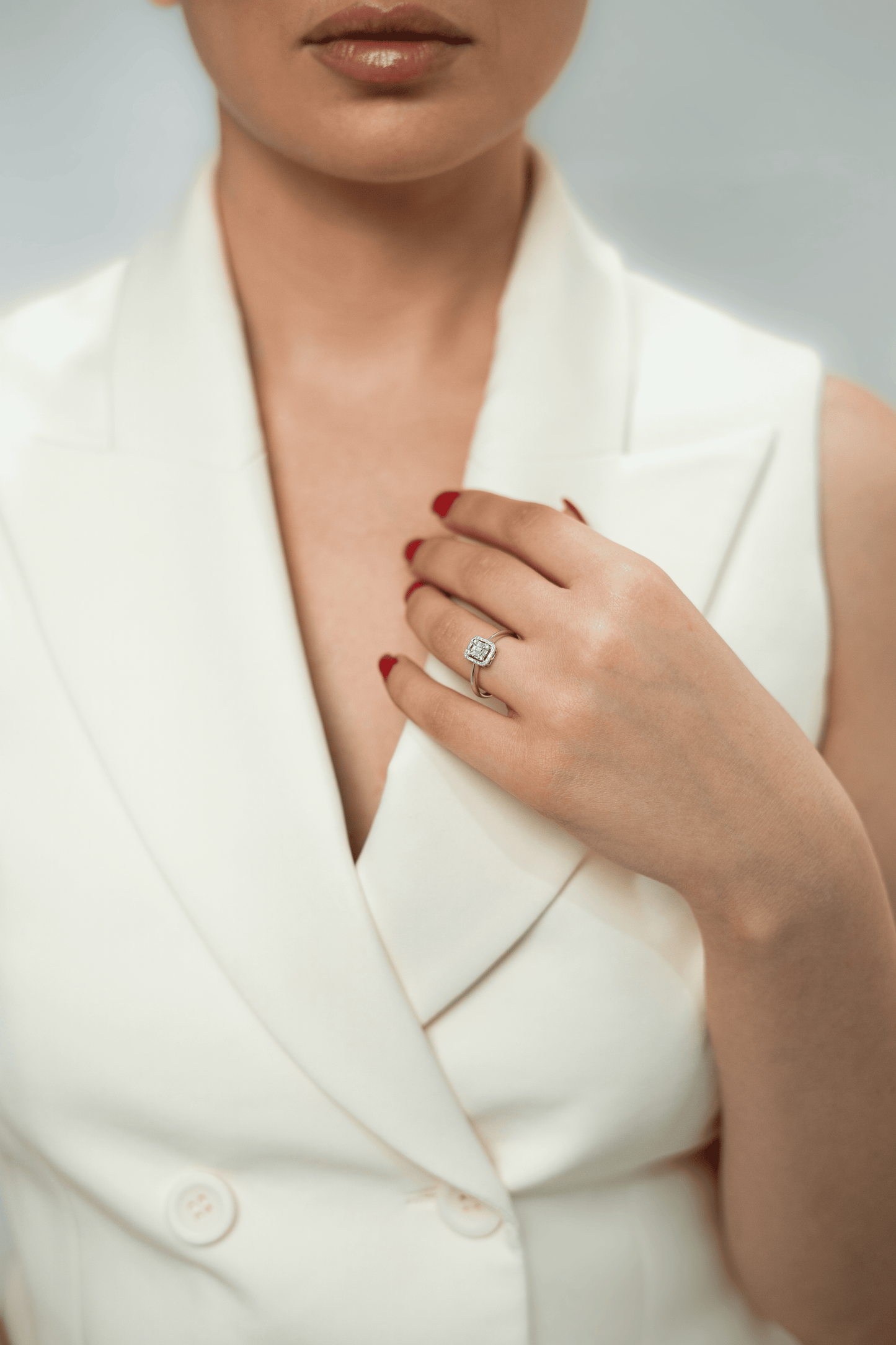 NATURAL DIAMOND SQUARE CENTRPIECE ENGAGEMENT RING