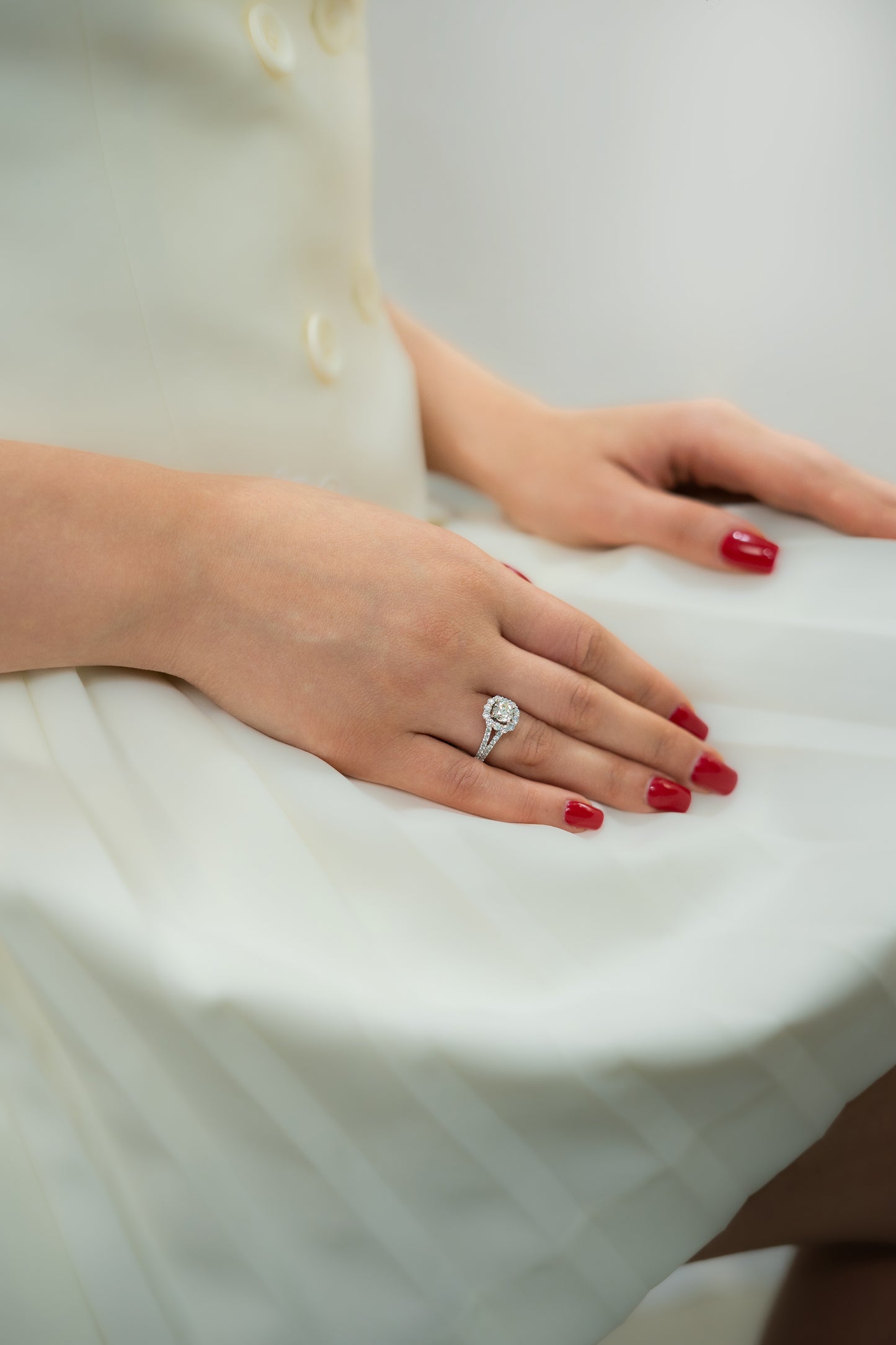 NATURAL DIAMOND SOLITARE RING