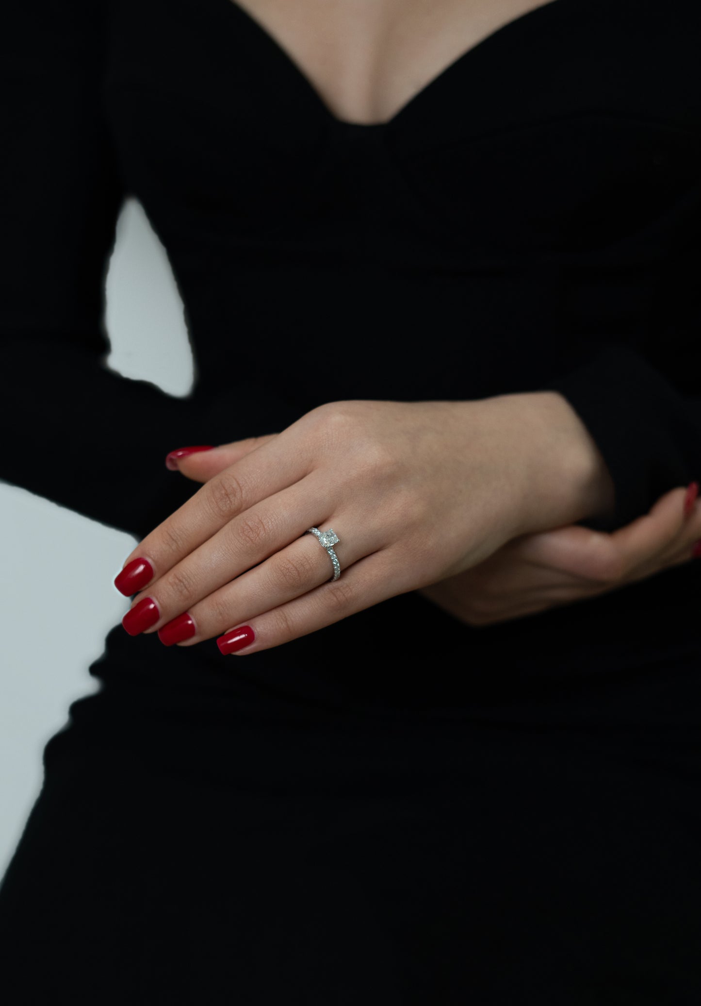 NATURAL DIAMOND CUSHION RING