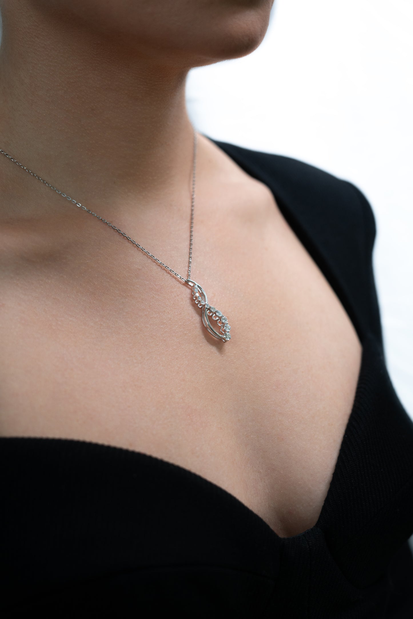 NATURAL DIAMOND INFINITY NECKLACE