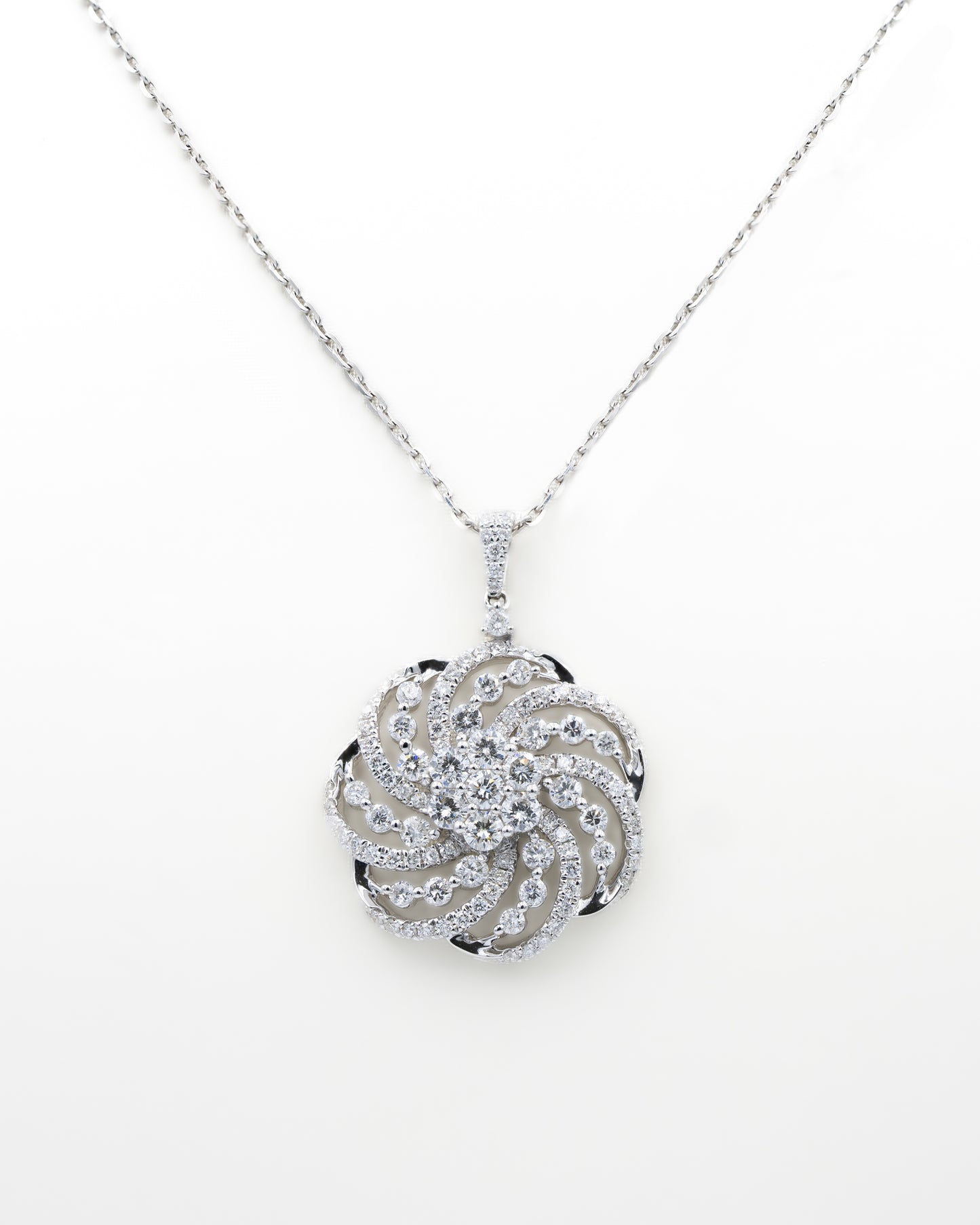 NATURAL DIAMOND SWIRLING NECKLACE