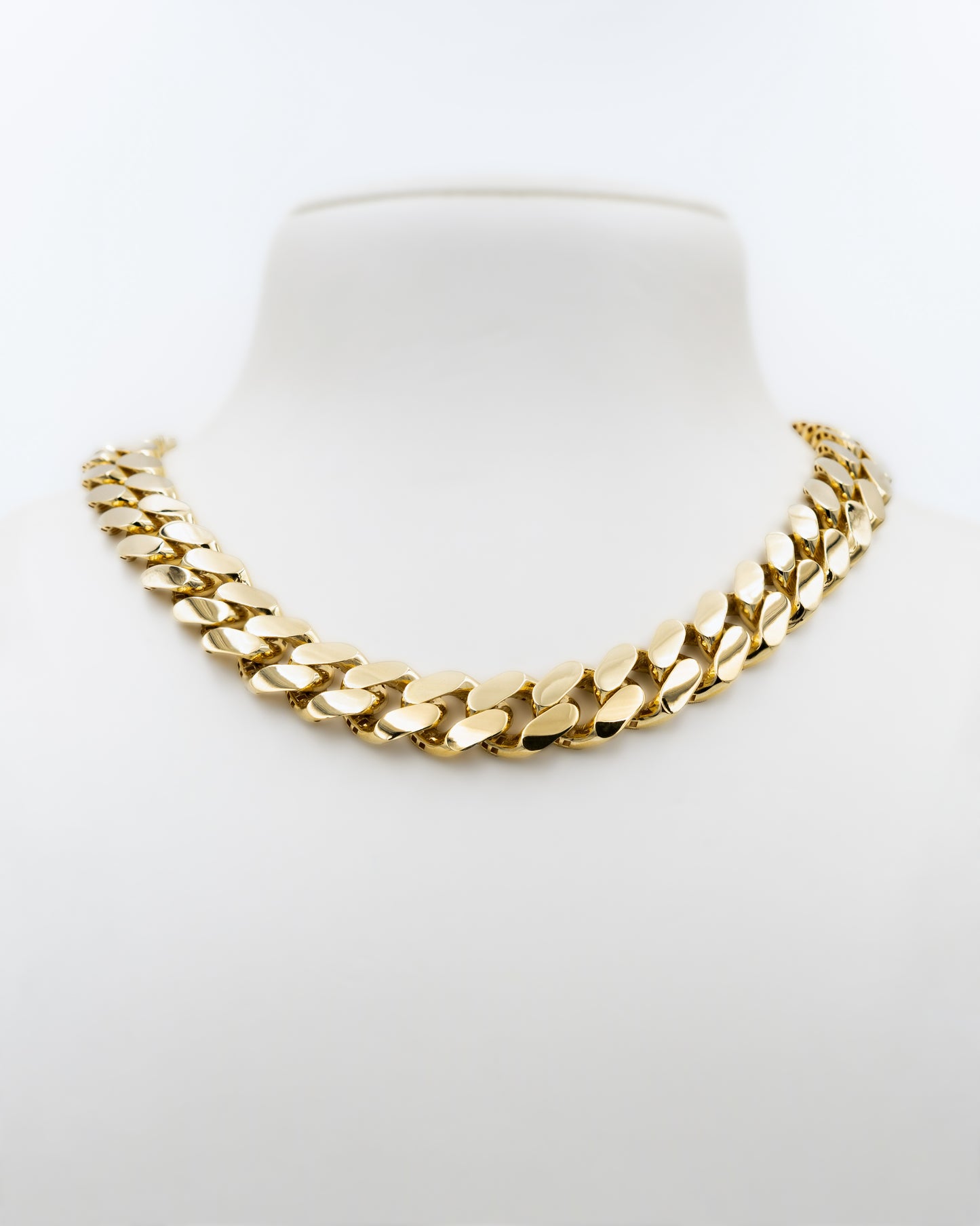 18K GOLD BOLD CHAIN