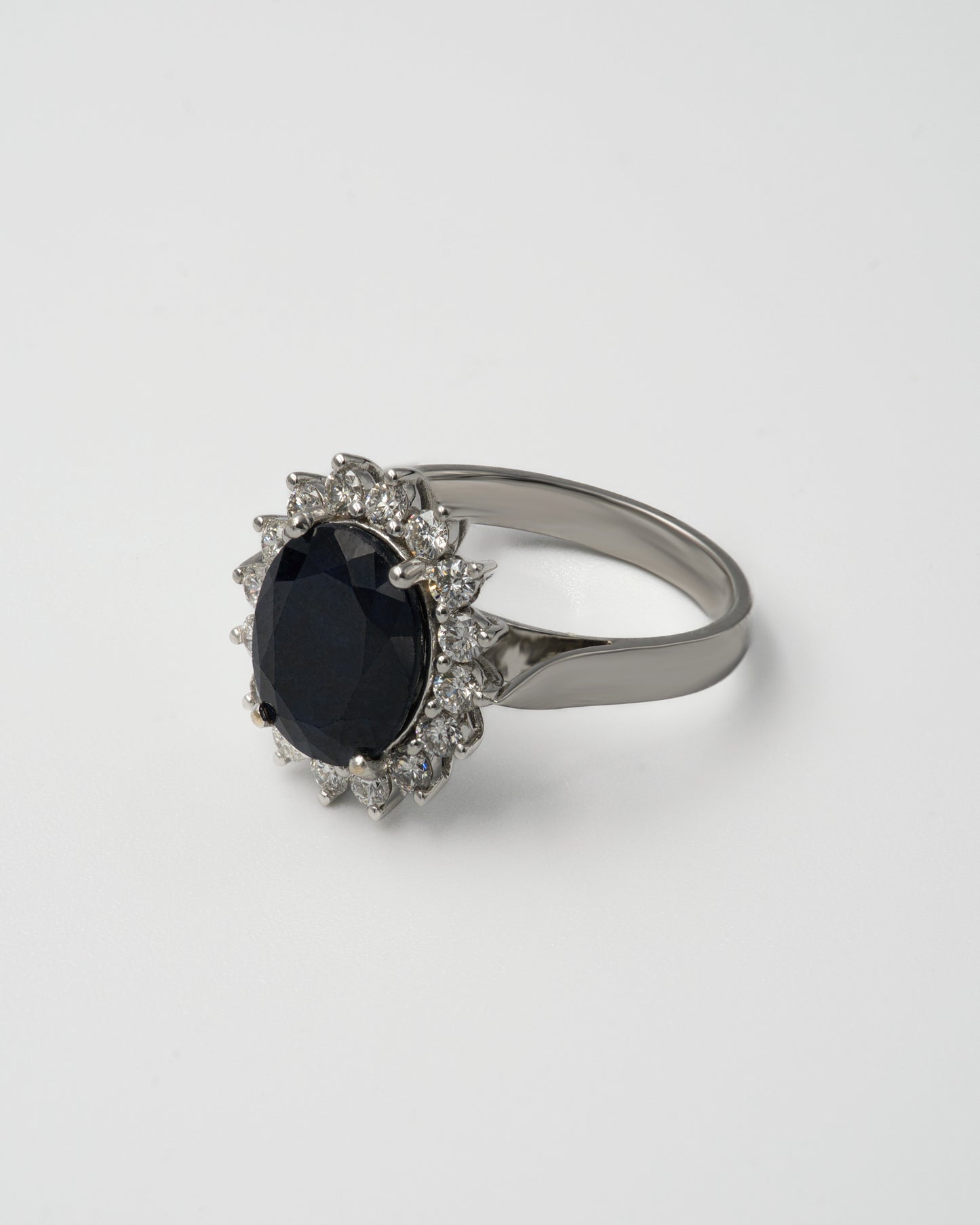 NATURAL SAPPHIRE HALO RING