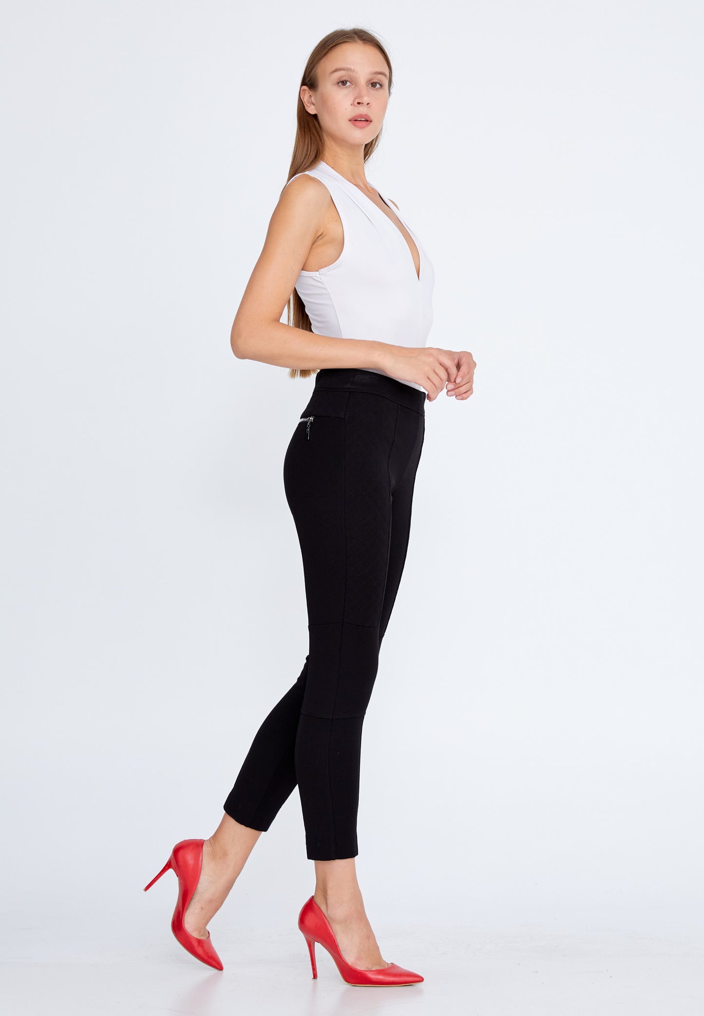 طماق سوداء عالية الخصر ضئيلة