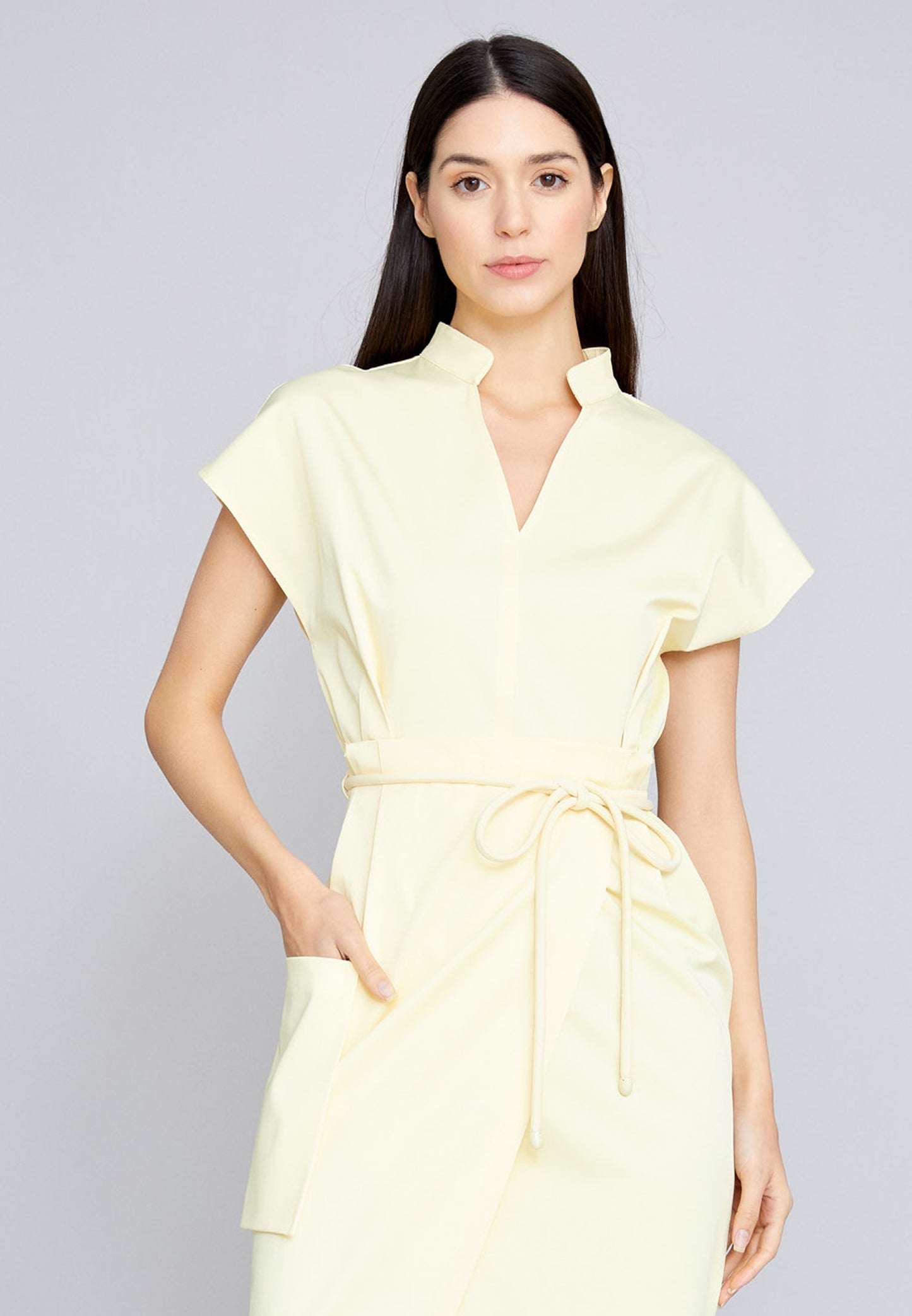 فستان كاجوال أصفر بأكمام قصيرة وعمود من البوليستر متوسط الطول