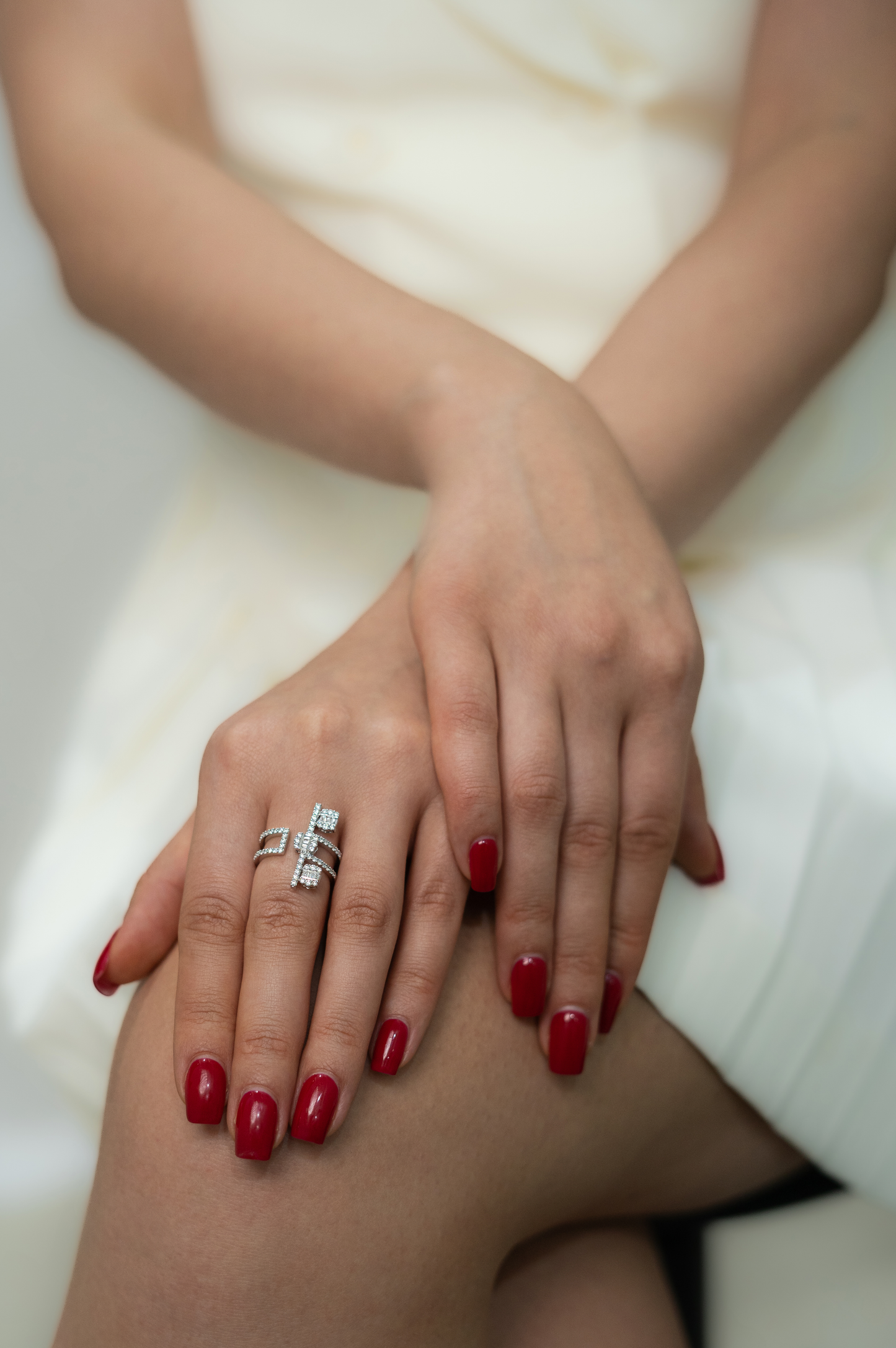 NATURAL DIAMOND GEOMETRIC RING