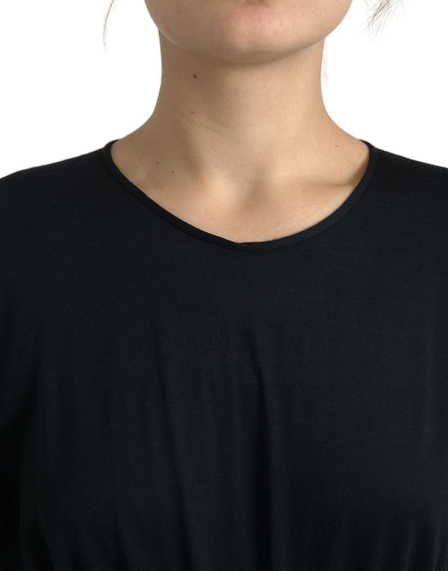 فستان دولتشي آند غابانا الأنيق من الصوف الأسود