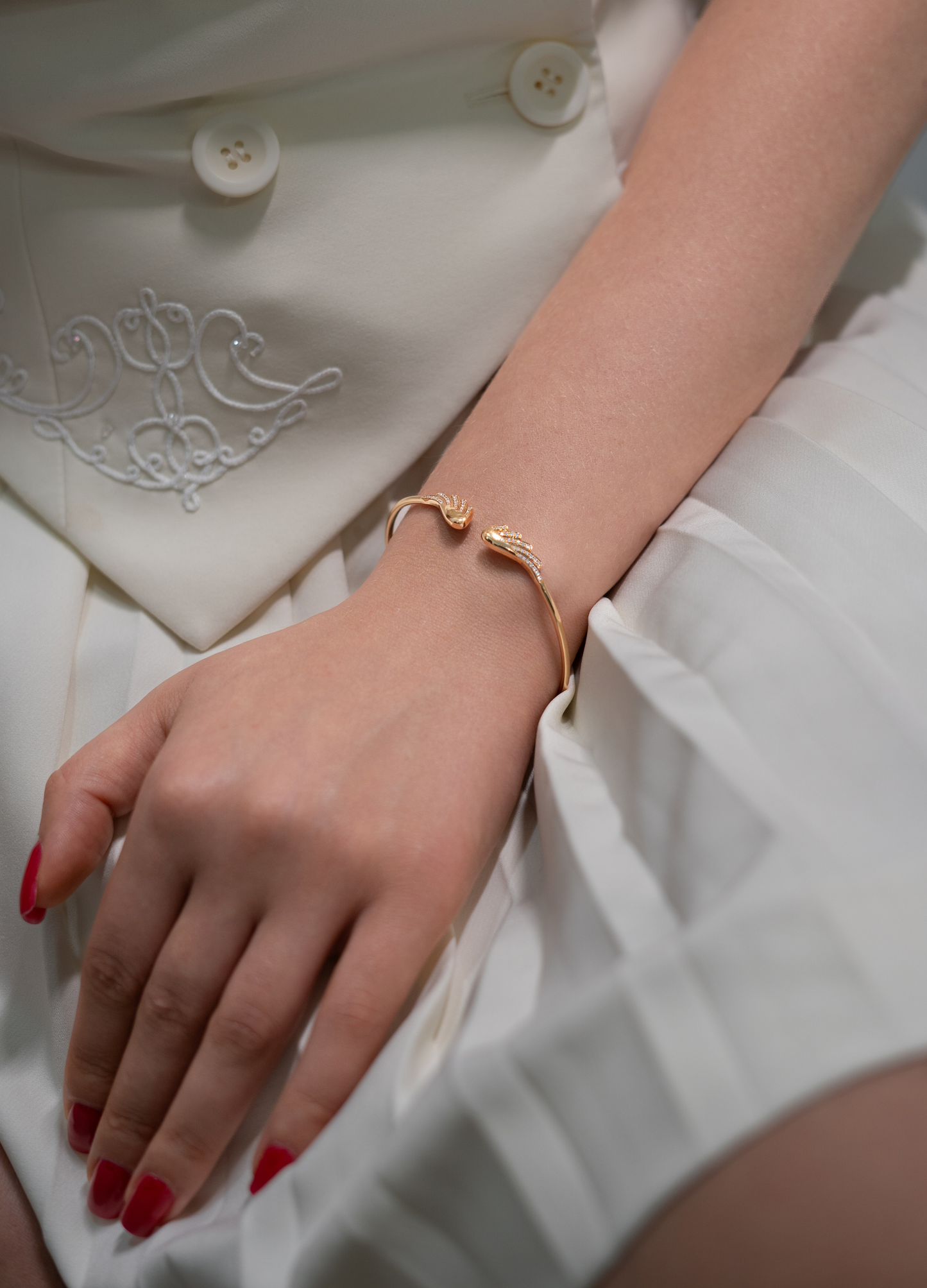 18K GOLD OPEN WING BRACELET