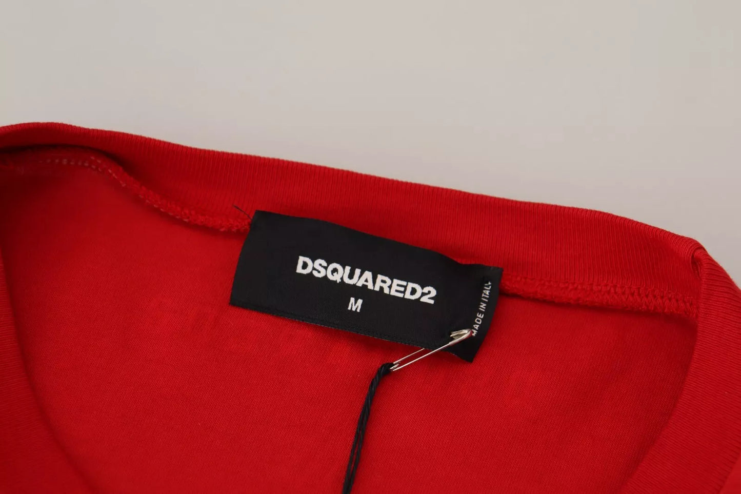 تيشيرت Dsquared² من القطن باللون الأحمر وأكمام قصيرة وياقة مستديرة