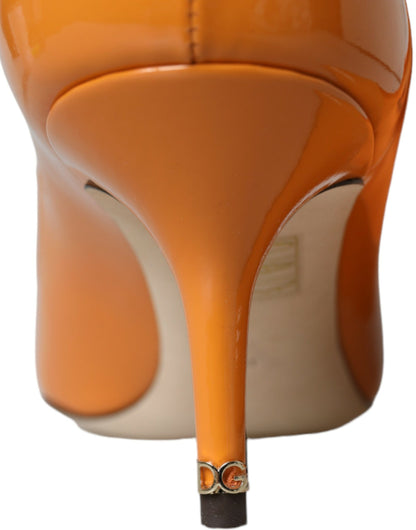 حذاء دولتشي آند غابانا ذو الكعب العالي باللون البرتقالي من الجلد اللامع