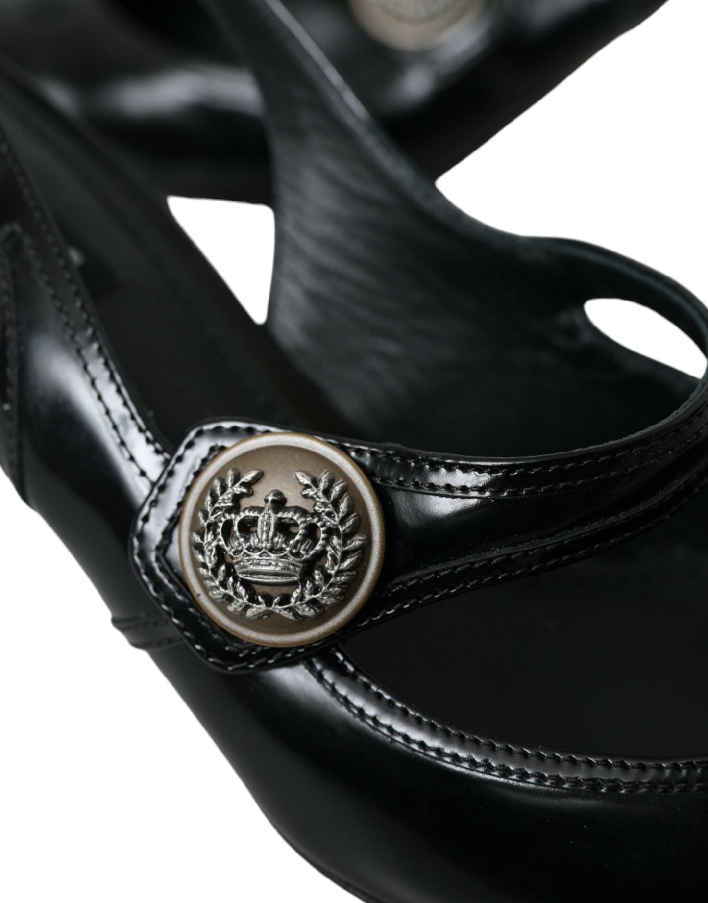 حذاء دولتشي آند غابانا مصنوع من الجلد الأسود مزين بأحذية خفيفة