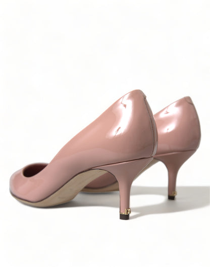 حذاء دولتشي آند غابانا ذو الكعب العالي ذو اللون الوردي اللامع - ارفع من بريقك