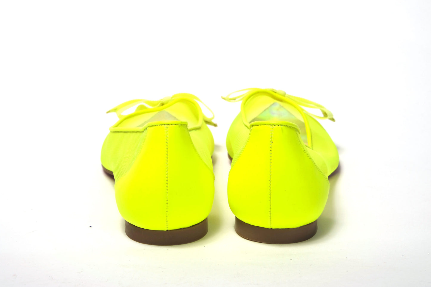 حذاء كريستيان لوبوتان فلورو أصفر مسطح بمقدمة مدببة