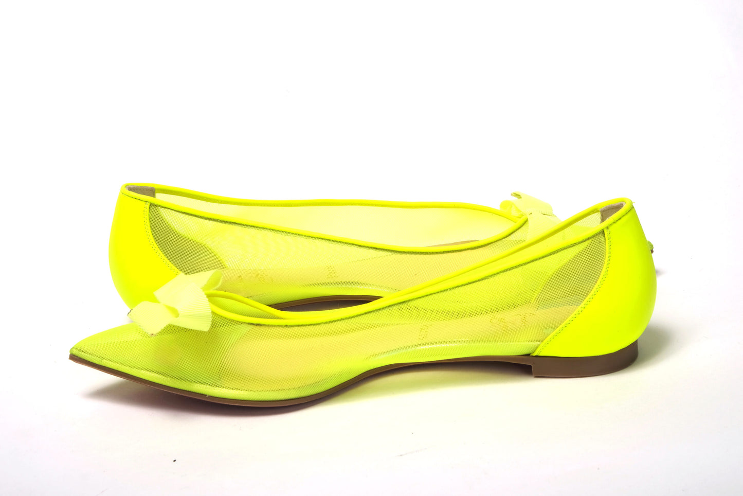 حذاء كريستيان لوبوتان فلورو أصفر مسطح بمقدمة مدببة