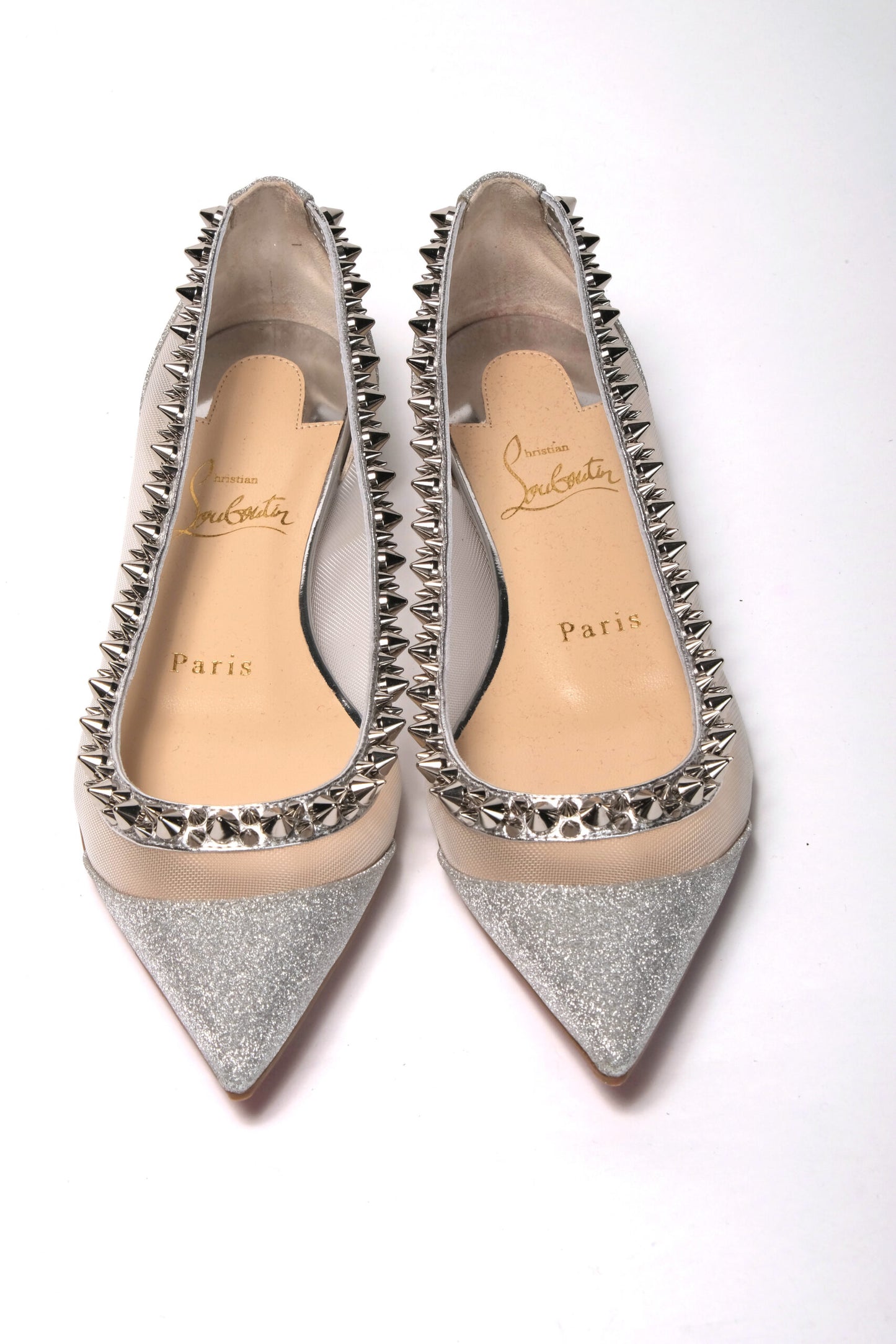 حذاء كريستيان لوبوتان ذو مقدمة مسطحة باللون الفضي