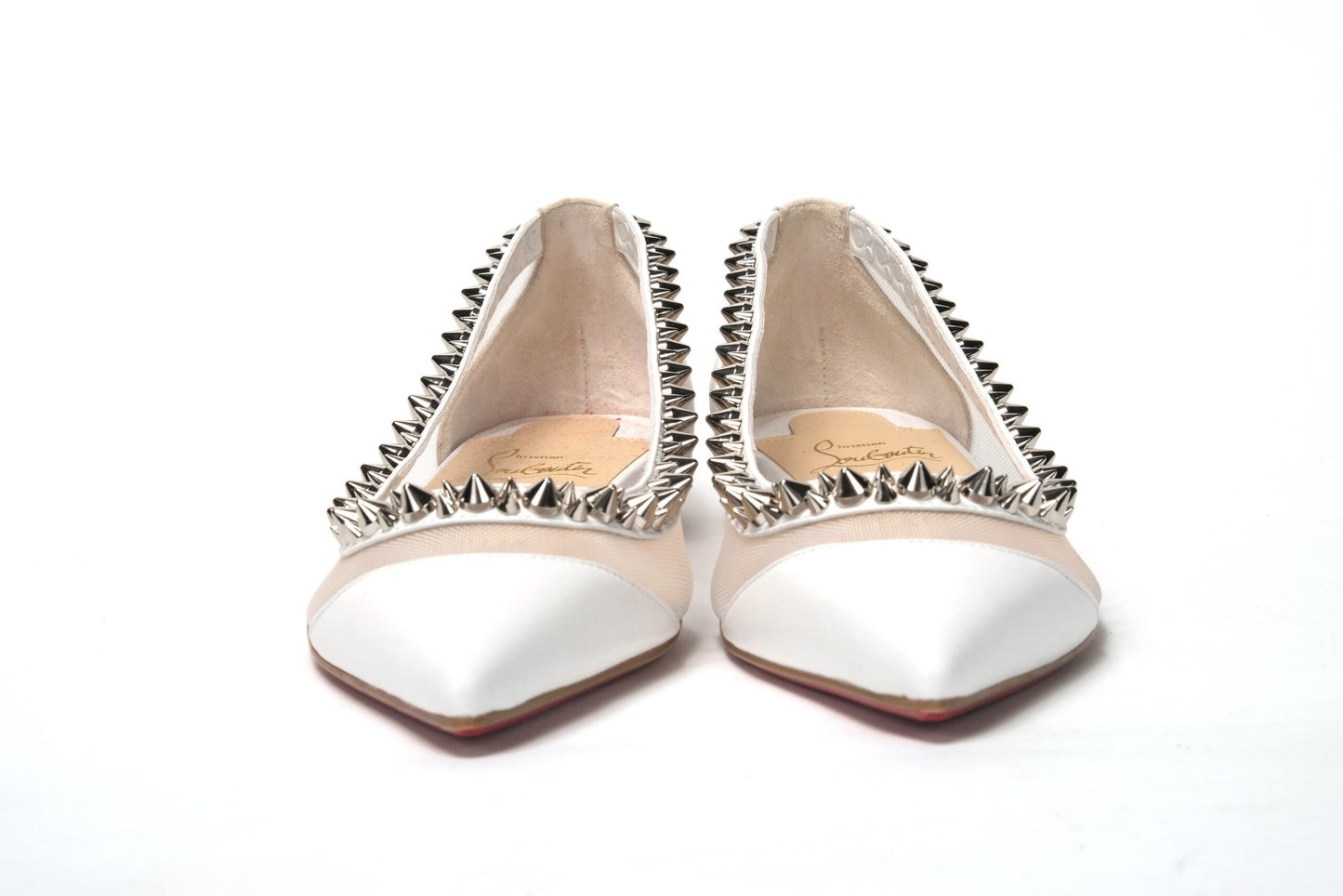 حذاء كريستيان لوبوتان بيانكو باللون الأبيض الفضي بمقدمة مسطحة