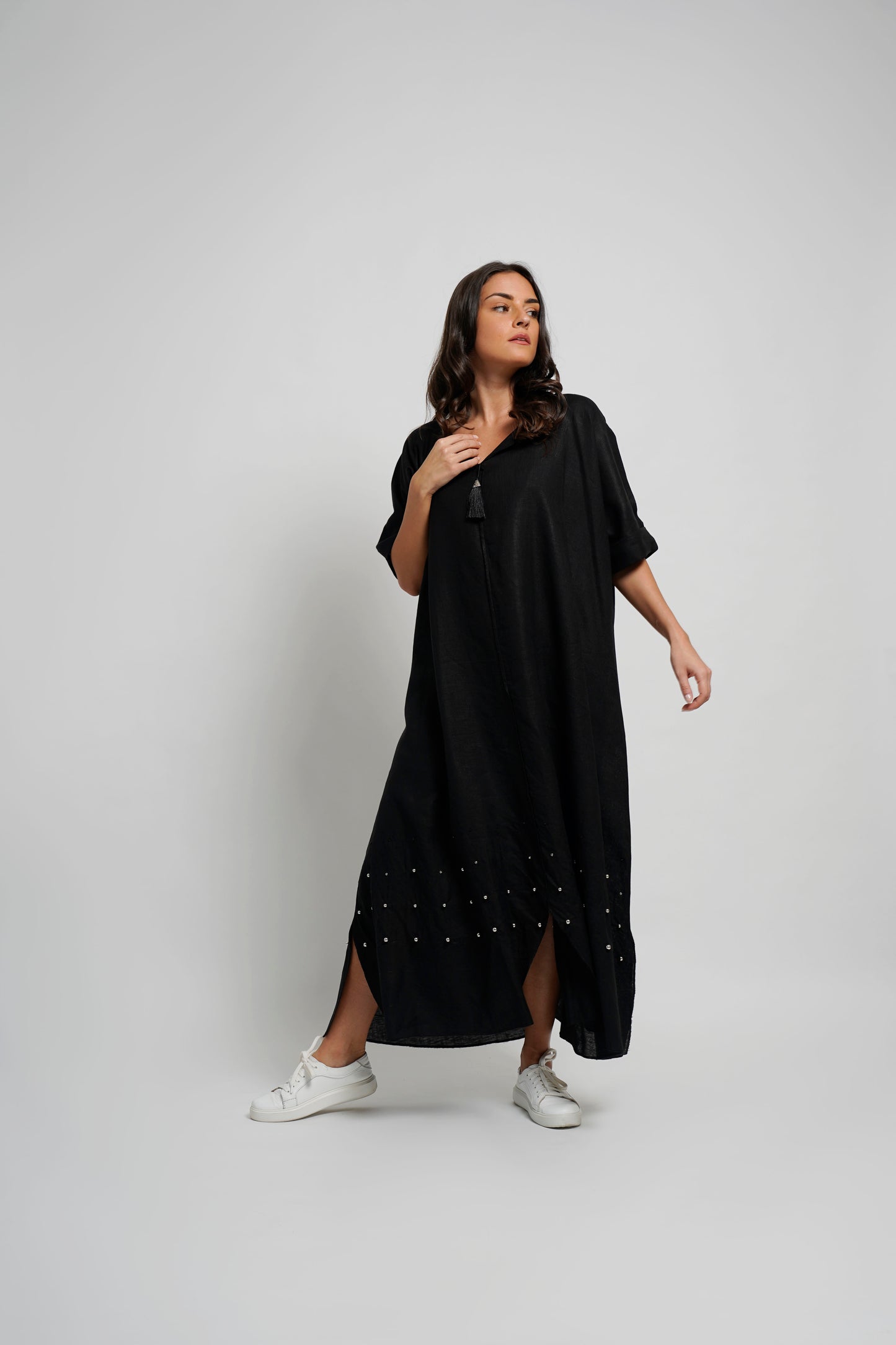 Ava oversized black linen kaftan