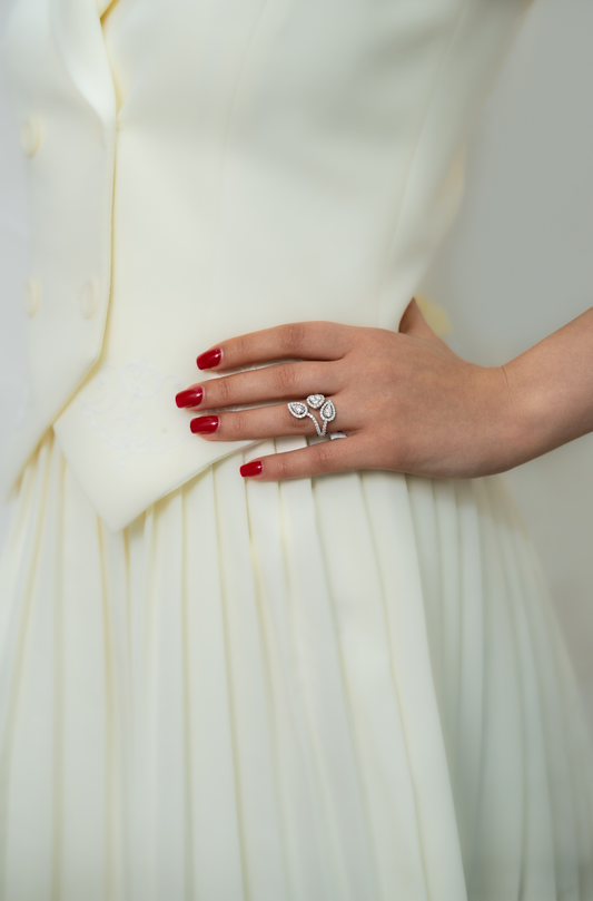 NATURAL DIAMOND PETAL RING