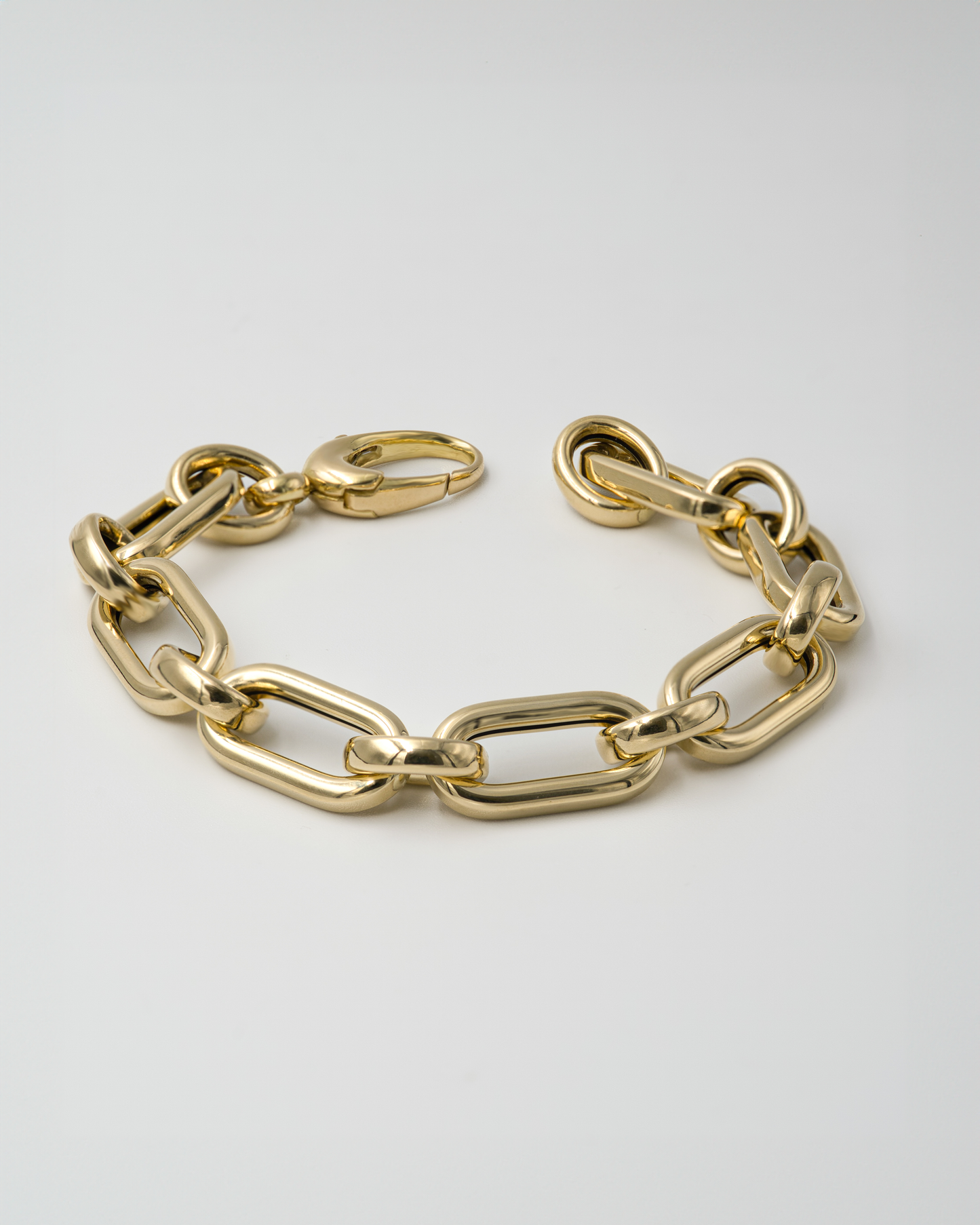 18K GOLD OVAL LINK BRACELET