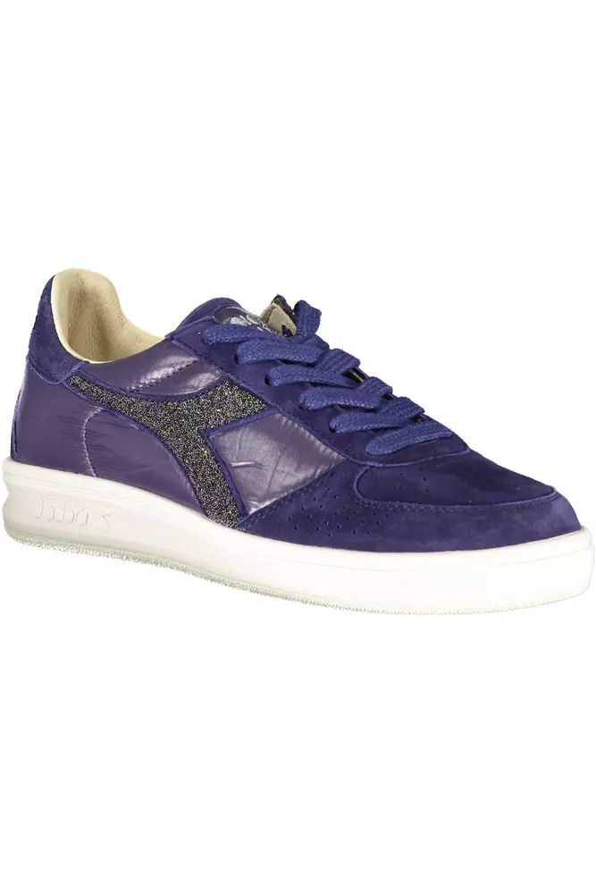 حذاء رياضي باللون الأزرق مزين بالكريستال من ديادورا ونعل متباين