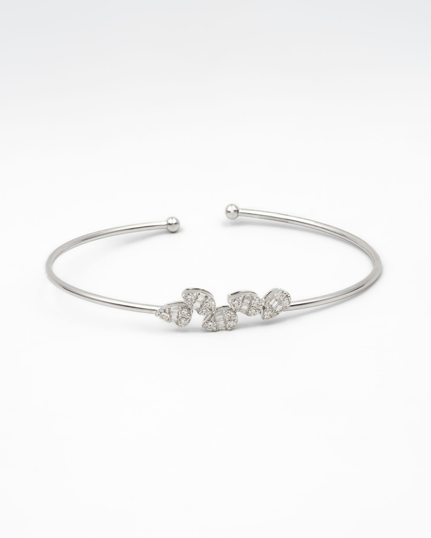 18K GOLD NATURAL DIAMOND PEAR BANGLE