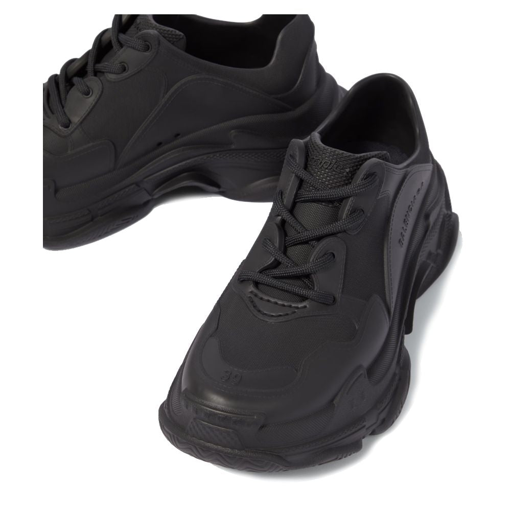 حذاء رياضي من Balenciaga باللون الأسود من خلات الفينيل