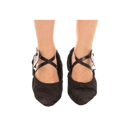 حذاء كلاسيك باللون الأبيض الفاتح من جلد العجل باللون الأسود مع كعب غير شفاف