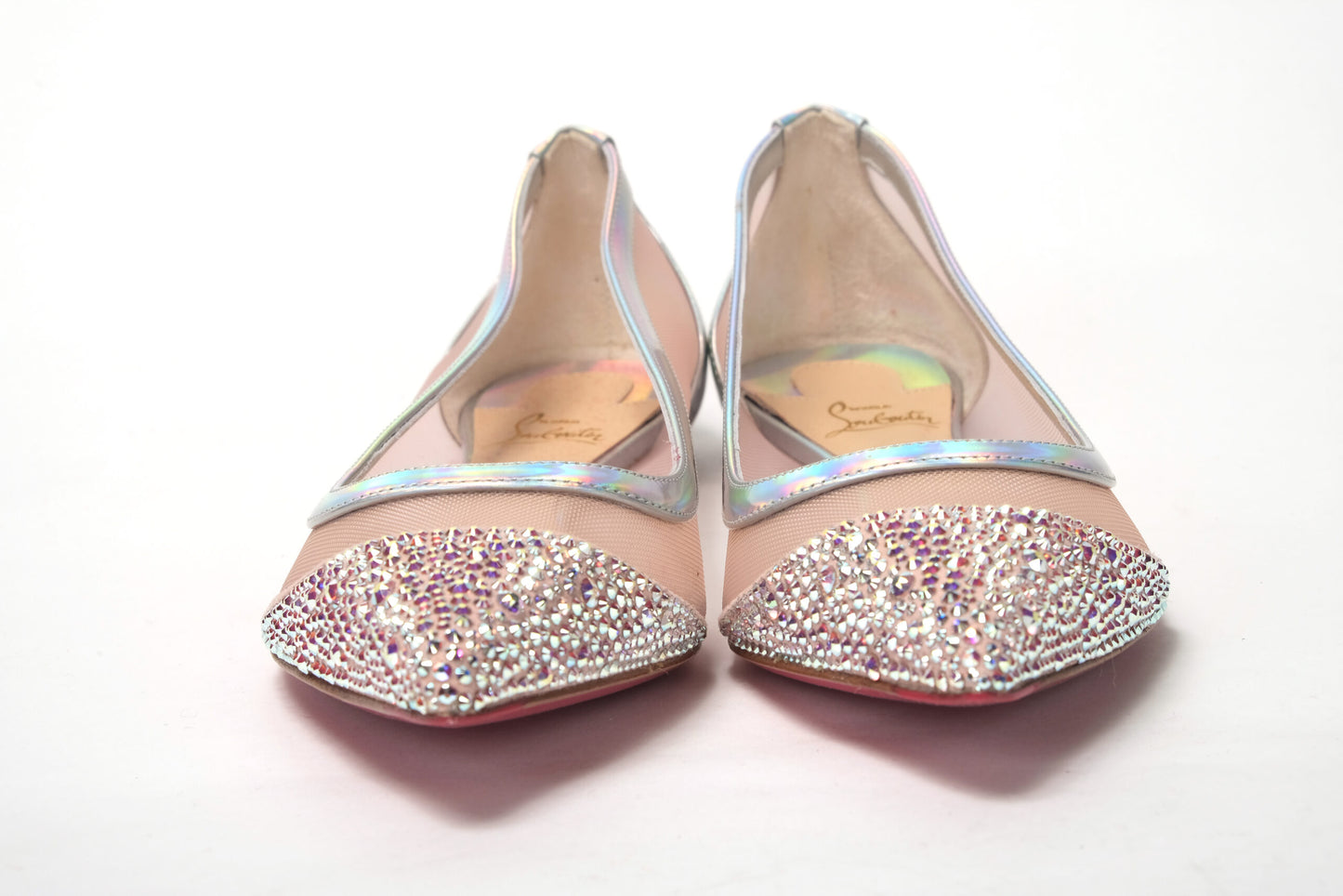 حذاء كريستيان لوبوتان باللون الفضي الوردي ومقدمة مسطحة من الكريستال