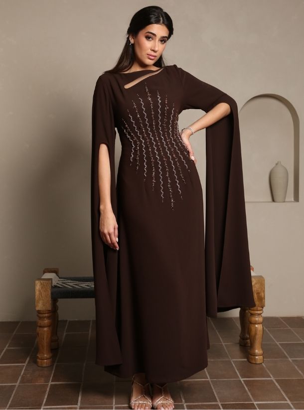 Luxurious Detailing: Corset Line Beads Work Adds Opulence to Jalabiya.