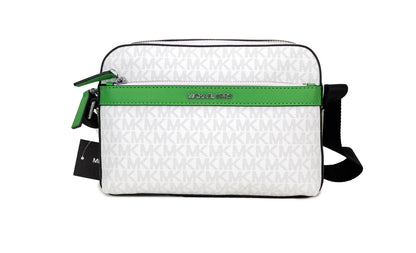 حقيبة مايكل كورس كوبر الصغيرة ذات اللون الأبيض الساطع والمميزة من مادة PVC